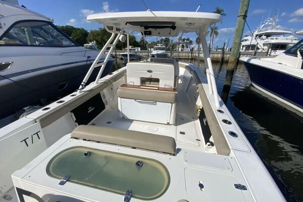Dolce 28ft Pursuit Yacht For Sale