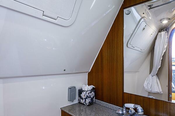 34ft Pursuit Yacht For Sale