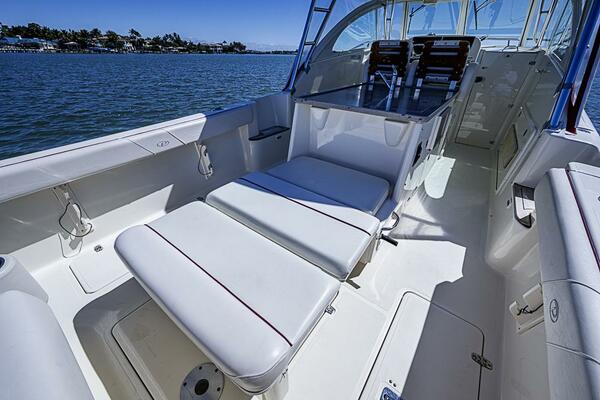 34ft Pursuit Yacht For Sale