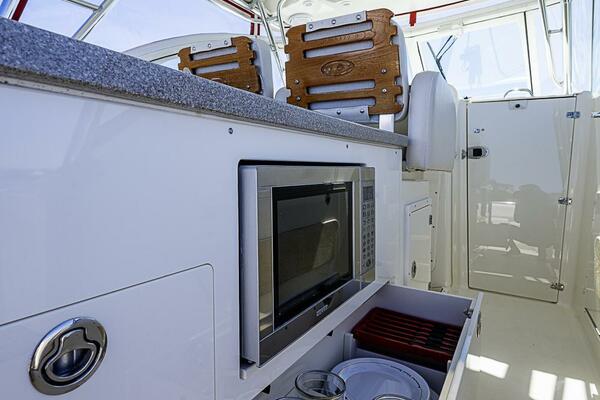 34ft Pursuit Yacht For Sale