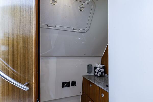 34ft Pursuit Yacht For Sale