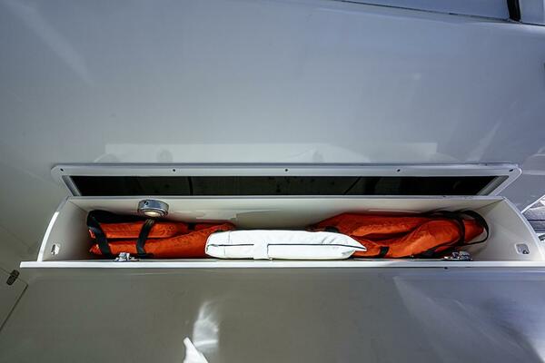 34ft Pursuit Yacht For Sale