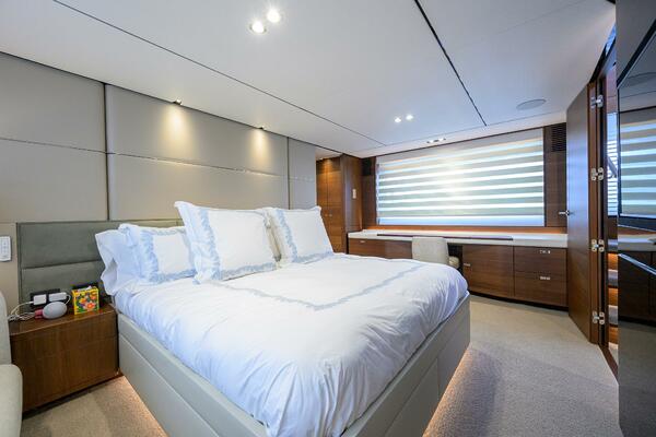 Princess Y78 - Janie II - Stateroom