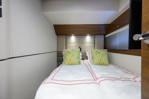 Princess Y78 - Janie II - Stateroom