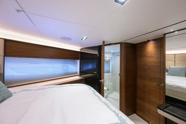 Princess Y78 - Janie II - Stateroom