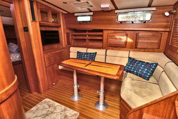 Sabre Salon Express Yacht For Sale