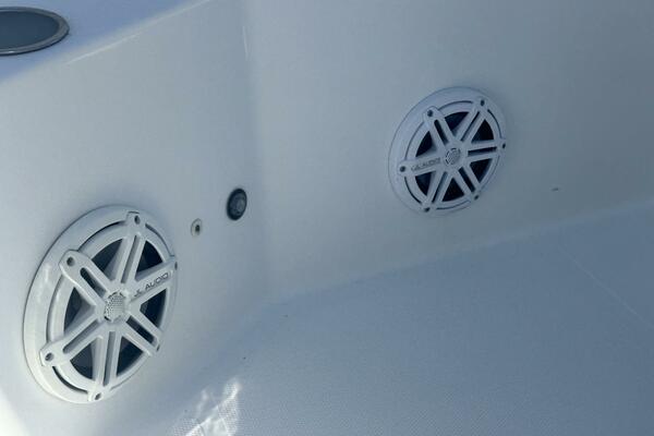 24ft Sea Hunt Yacht For Sale