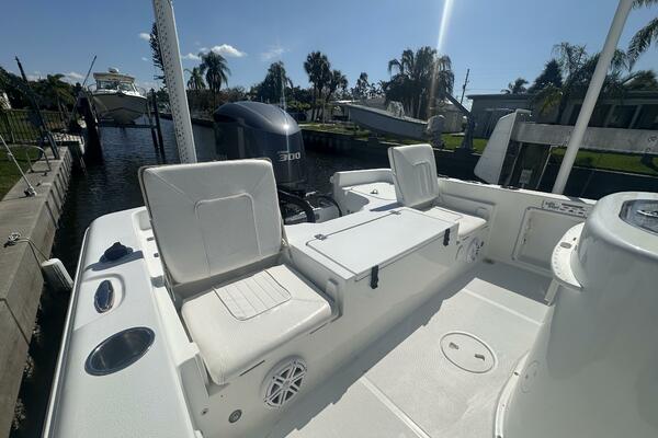 24ft Sea Hunt Yacht For Sale
