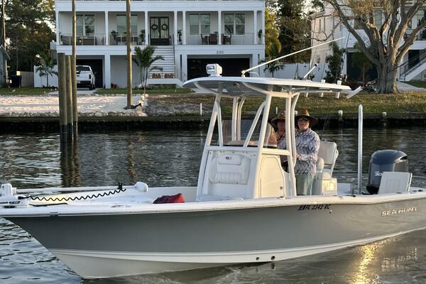 24ft Sea Hunt Yacht For Sale