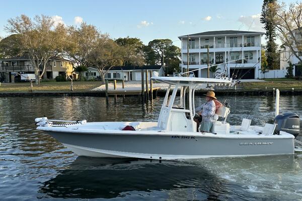 24ft Sea Hunt Yacht For Sale