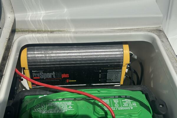 24ft Sea Hunt Yacht For Sale