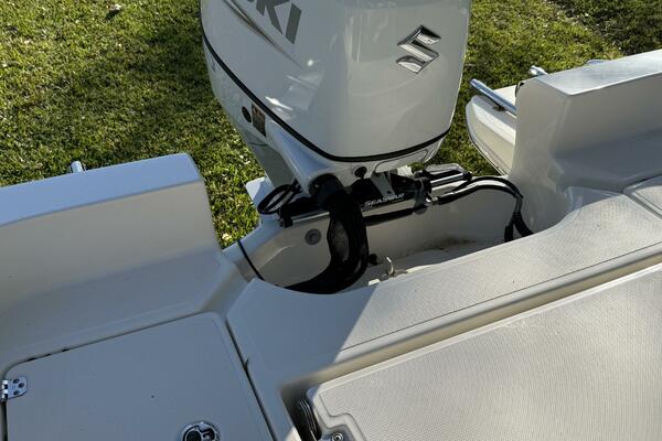 Pioneer 220 Bay Sport