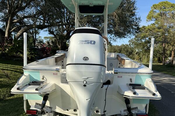 Pioneer 220 Bay Sport