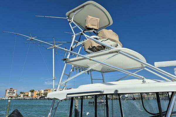 Photo of the 2004 Riviera 4000 Offshore