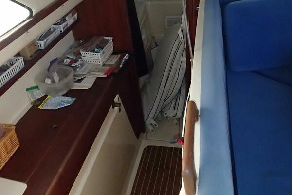 Port pontoon interior