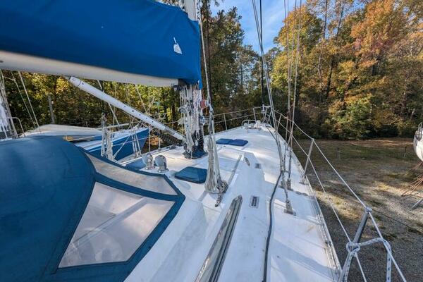 At Last 55ft Tayana Yacht For Sale