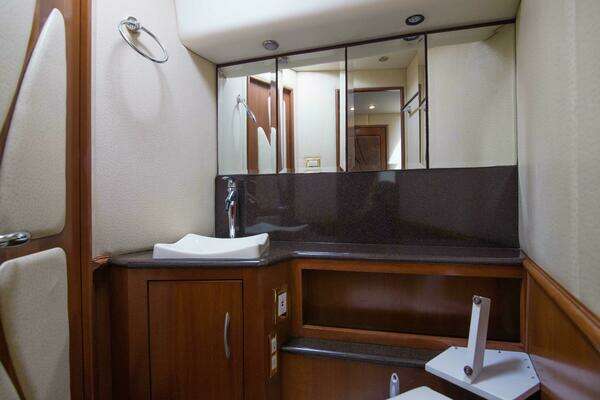 Silverton Ovation Yacht For Sale