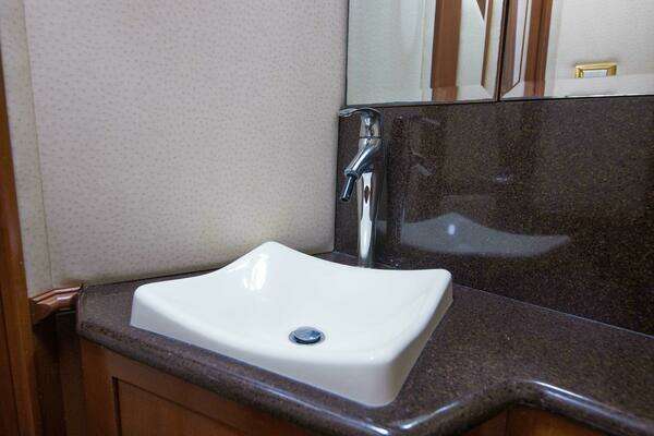 Silverton Ovation Yacht For Sale