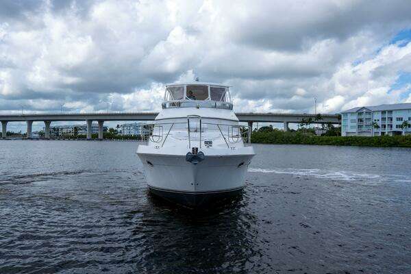 Photo of the 2009 Silverton 52 Ovation "IMMERSED"