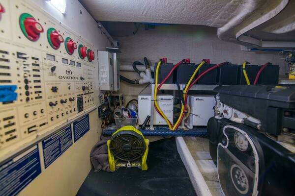 Silverton Ovation Yacht For Sale