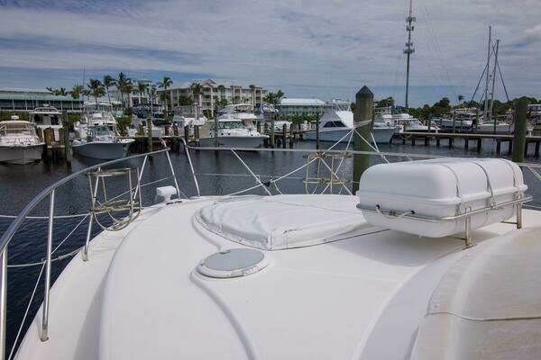 Silverton Ovation Yacht For Sale