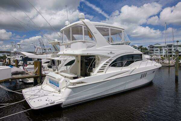 Photo of the 2009 Silverton 52 Ovation "IMMERSED"