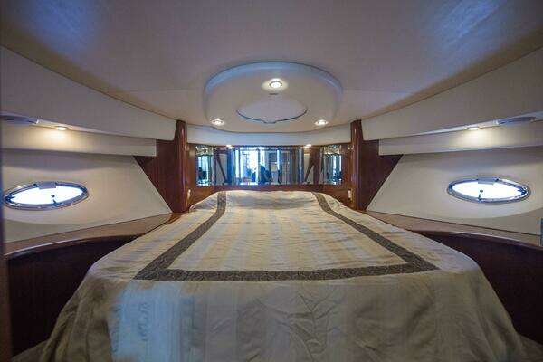 Silverton Ovation Yacht For Sale