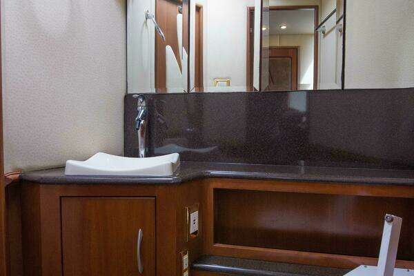 Silverton Ovation Yacht For Sale