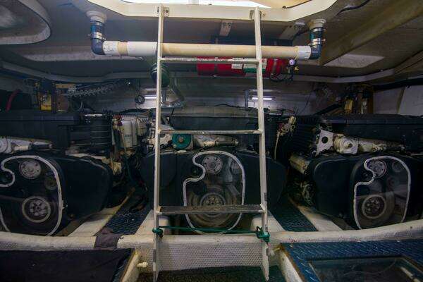 Silverton Ovation Yacht For Sale