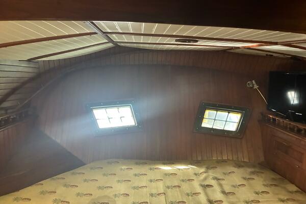 1983 Vagabond 42 Ketch