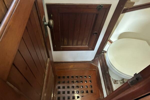 1983 Vagabond 42 Ketch