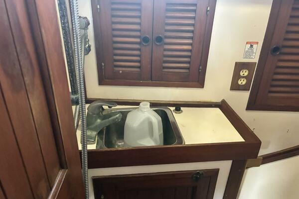 1983 Vagabond 42 Ketch