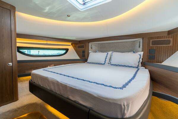 ECLIPSE 505 Shadow Yacht For Sale