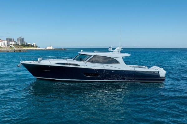 ECLIPSE 505 Shadow 003 50ft ECLIPSE Yacht For Sale
