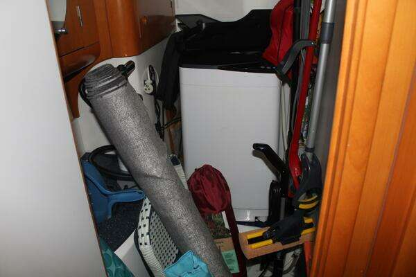 Lagoon 43 Power Cat Yacht For Sale