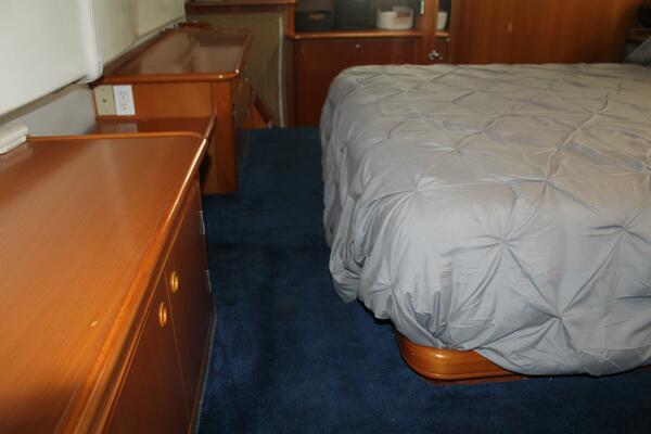 Cadence 43ft Lagoon Yacht For Sale