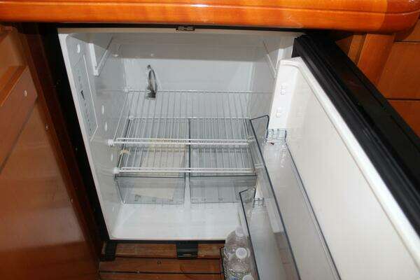 Lagoon 43 Power Cat Yacht For Sale