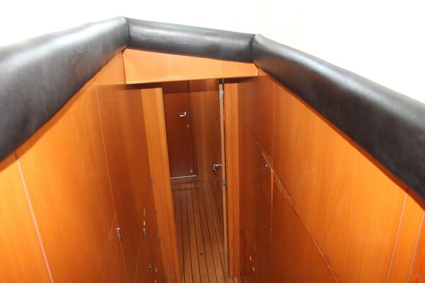 Cadence 43ft Lagoon Yacht For Sale