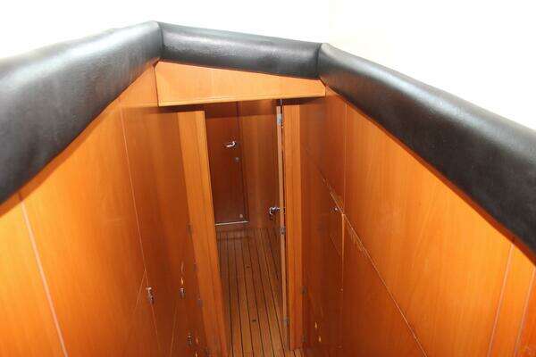 Lagoon 43 Power Cat Yacht For Sale