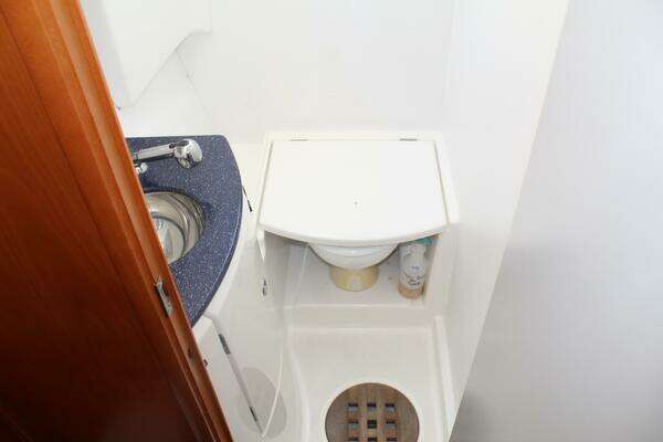 Lagoon 43 Power Cat Yacht For Sale