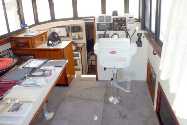 Escapade 31ft Camano Yacht For Sale