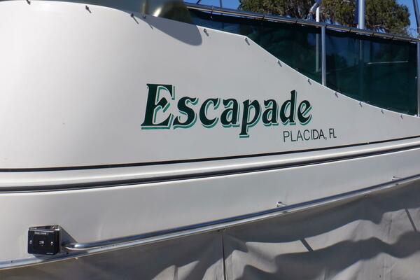 Escapade 31ft Camano Yacht For Sale
