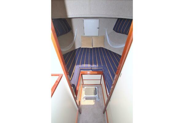 Escapade 31ft Camano Yacht For Sale