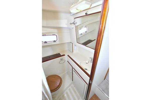Escapade 31ft Camano Yacht For Sale