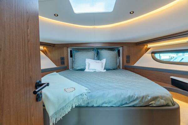 ECLIPSE 505 Shadow Yacht For Sale