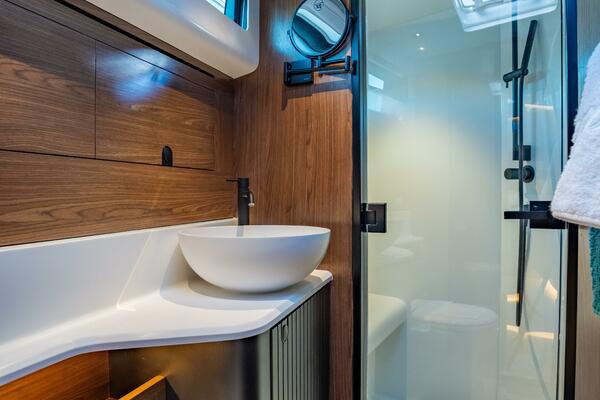 ECLIPSE 505 Shadow In Stock 50ft ECLIPSE Yacht For Sale