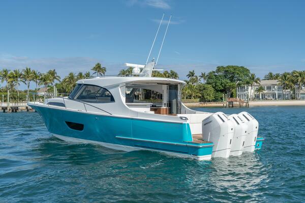 ECLIPSE 505 Shadow In Stock 50ft ECLIPSE Yacht For Sale