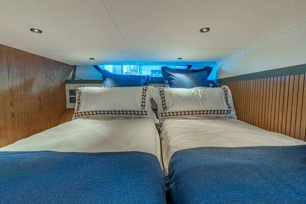 ECLIPSE 505 Shadow Yacht For Sale