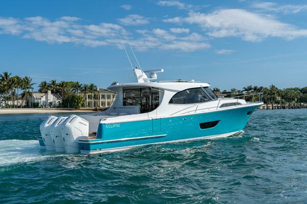 ECLIPSE 505 Shadow In Stock 50ft ECLIPSE Yacht For Sale