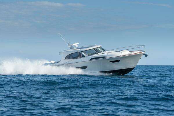 ECLIPSE 505 Shadow Yacht For Sale
